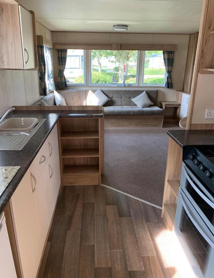 Home From Home Caravan Hire, Haven'S Thorpe Park, Клийторпс Екстериор снимка