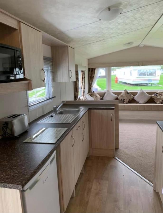 Home From Home Caravan Hire, Haven'S Thorpe Park, Клийторпс Екстериор снимка